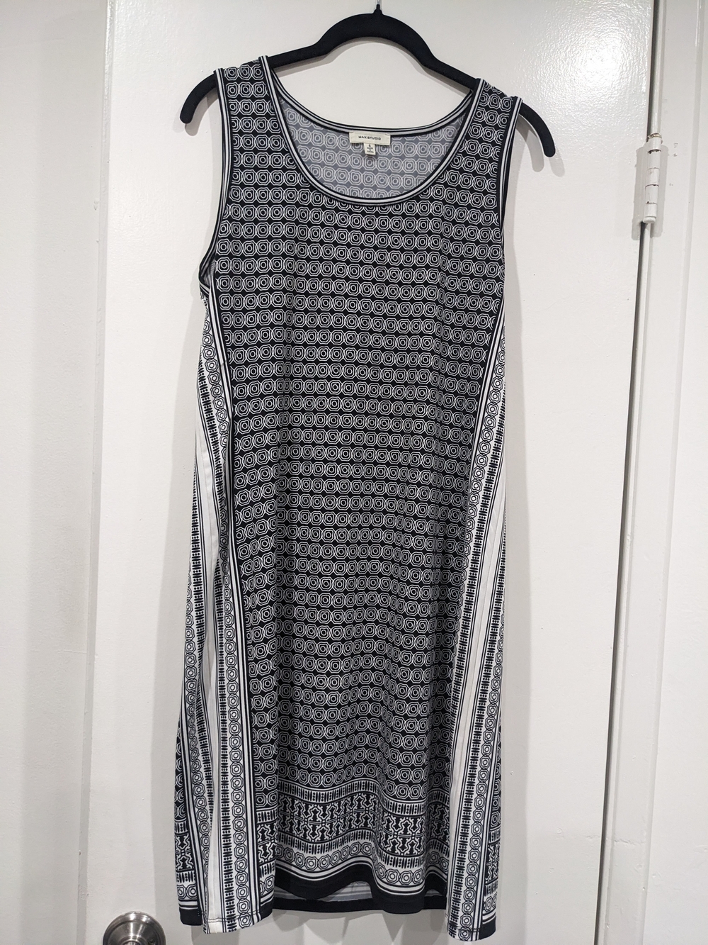 Max Studio Black & White Sleeveless Patterned Midi Dress